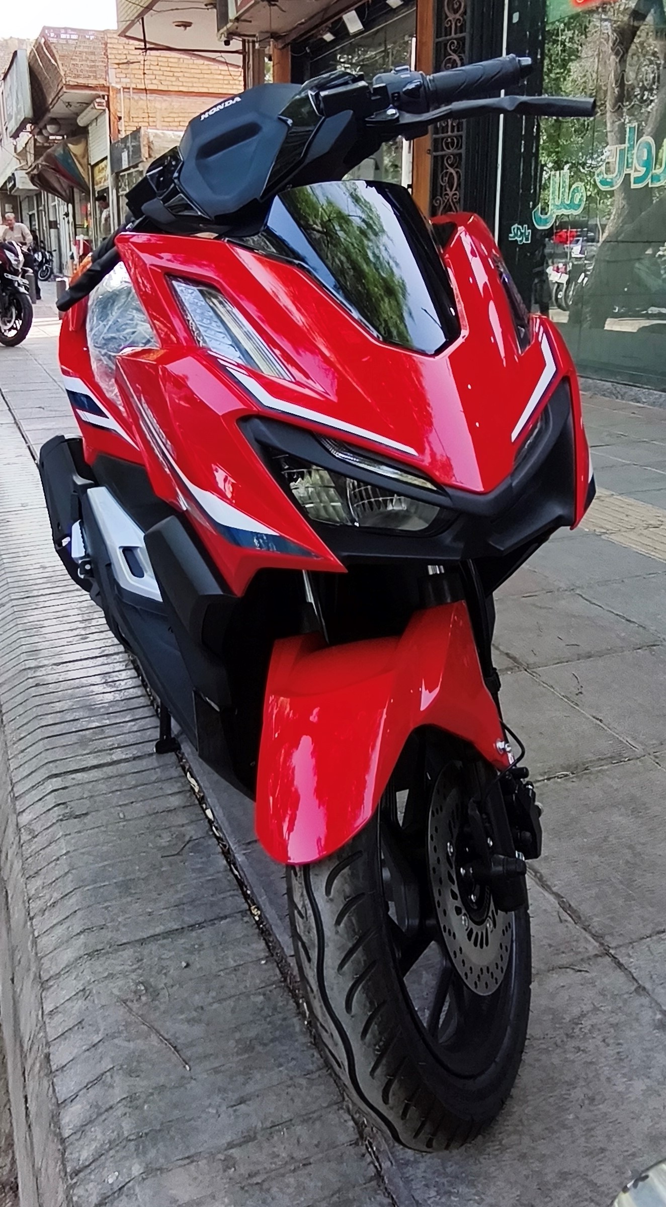موتور سیکلت طرح واریو نیکتاز کلیک 180cc ترمز ABSجلو عقب دیسک 1405