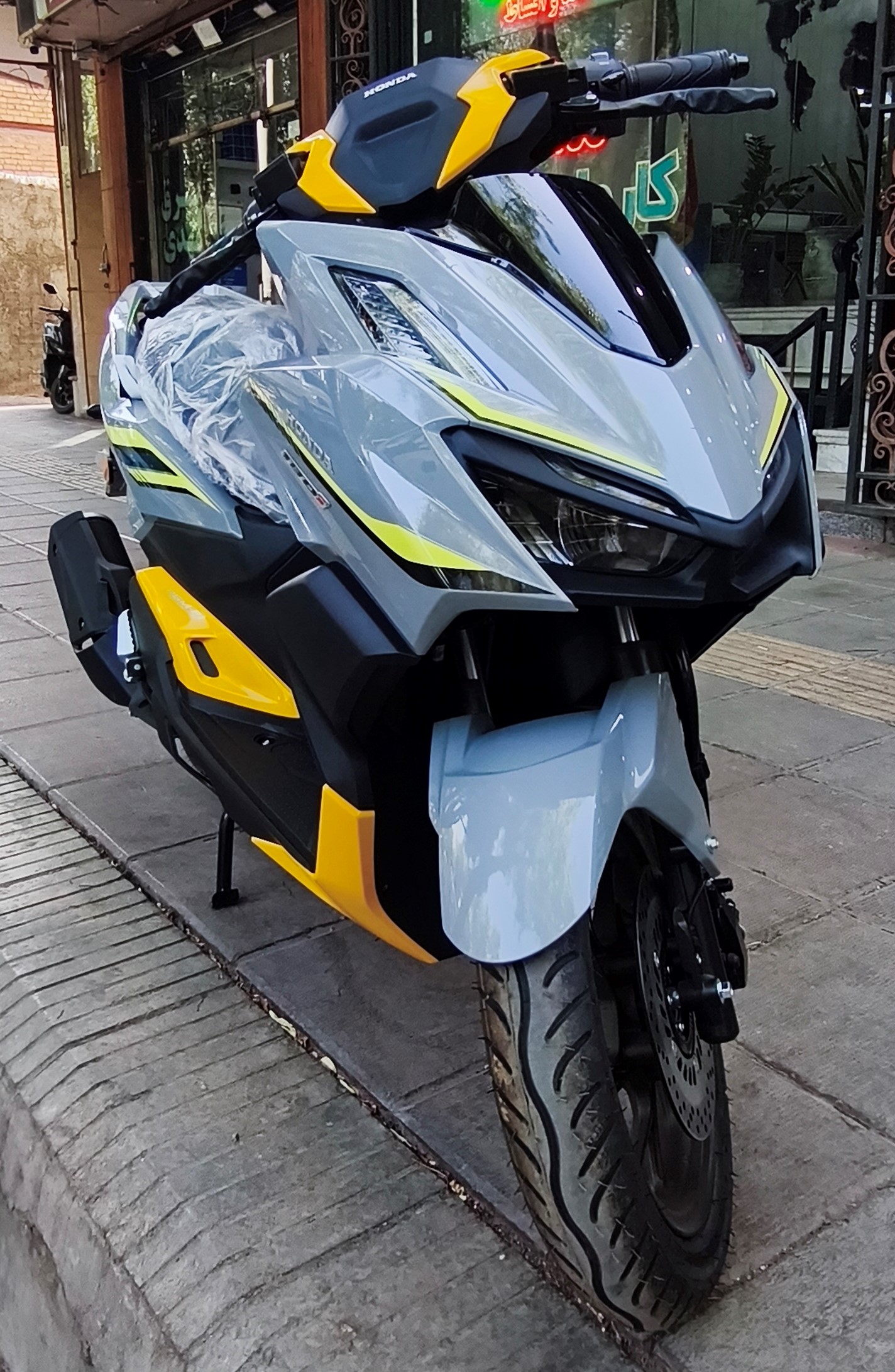 موتور سیکلت طرح واریو نیکتاز کلیک 180cc ترمز ABSجلو عقب دیسک 1405