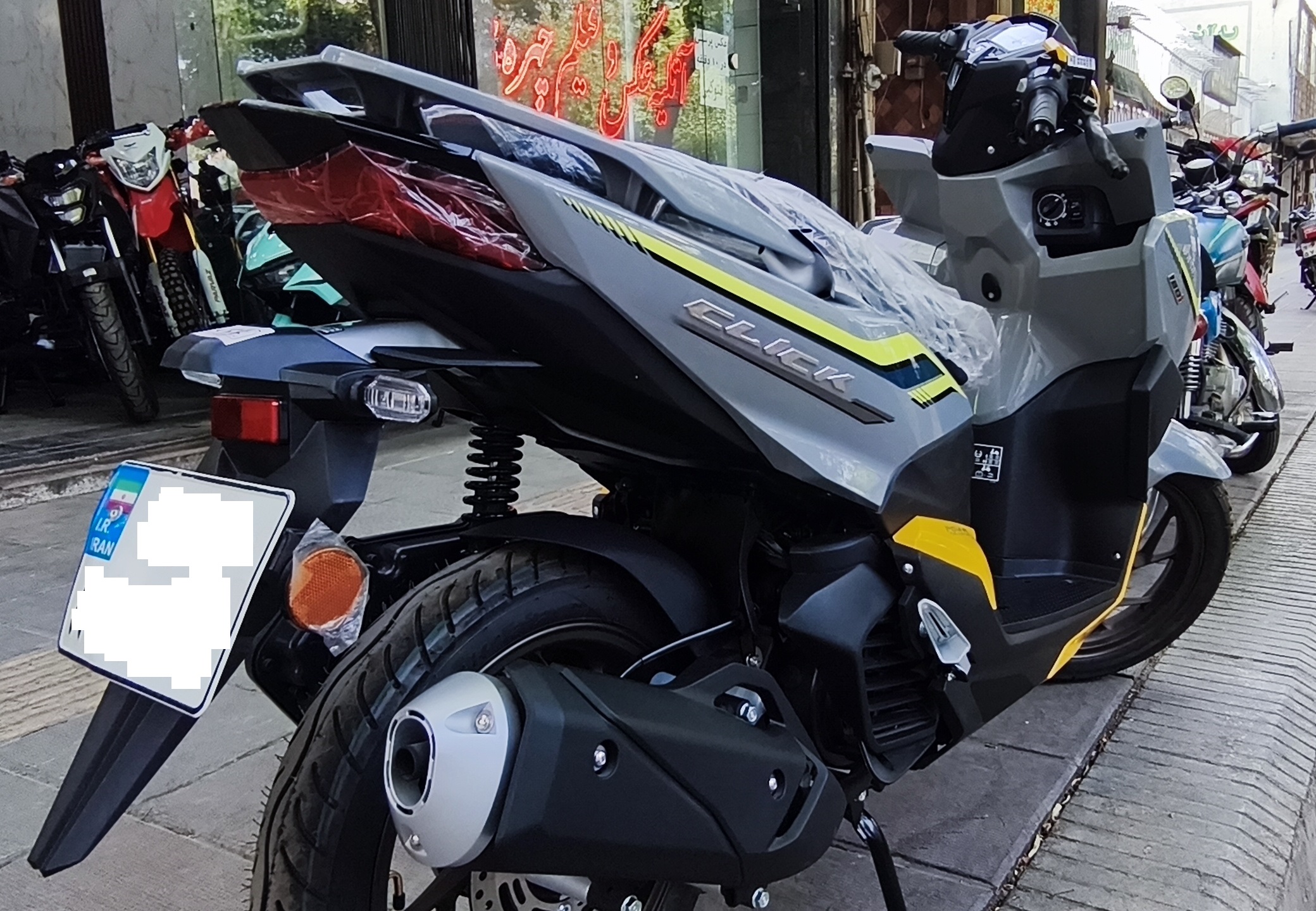 موتور سیکلت طرح واریو نیکتاز کلیک 180cc ترمز ABSجلو عقب دیسک 1405